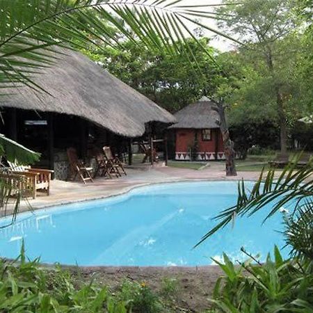 Gweta Lodge Bagian luar foto