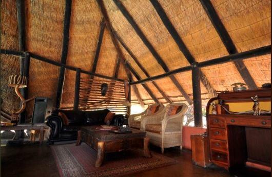 Gweta Lodge Bagian luar foto