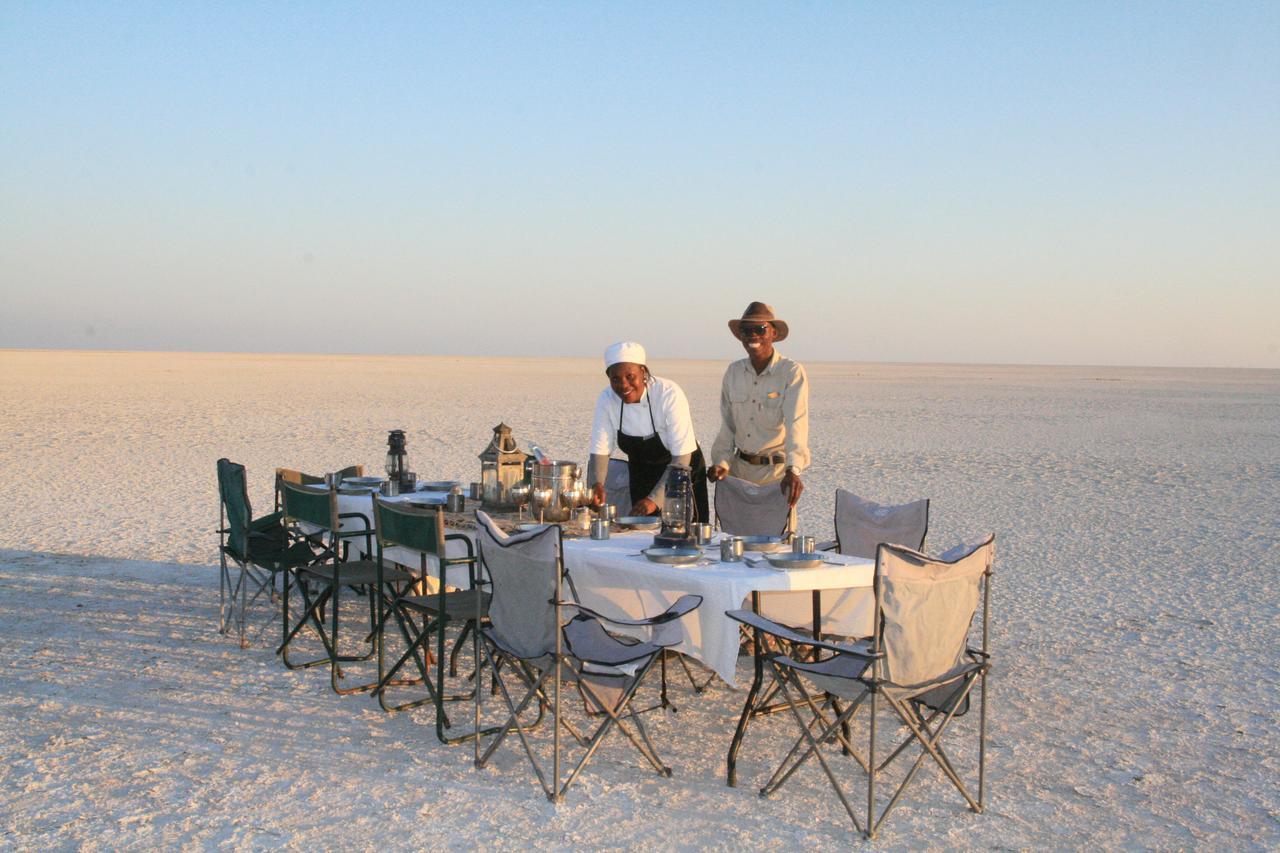 Gweta Lodge Bagian luar foto