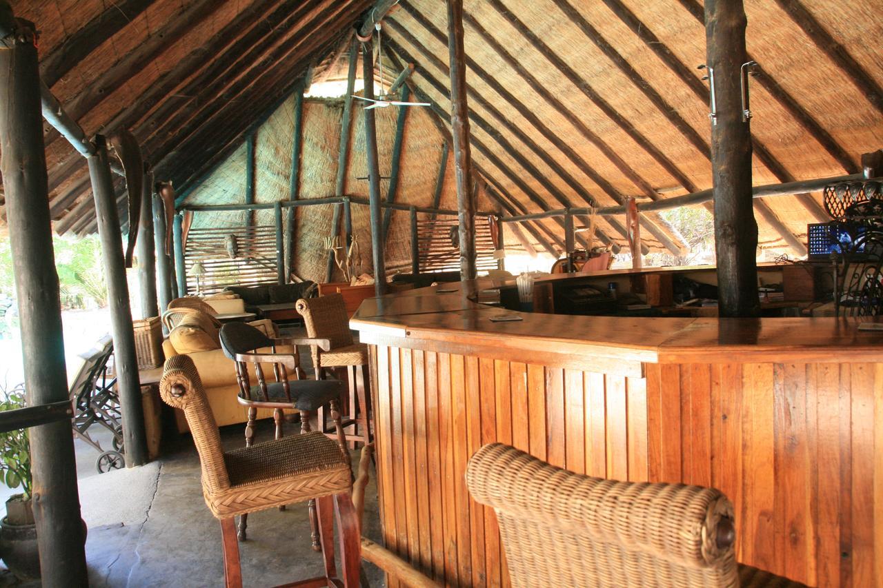 Gweta Lodge Bagian luar foto