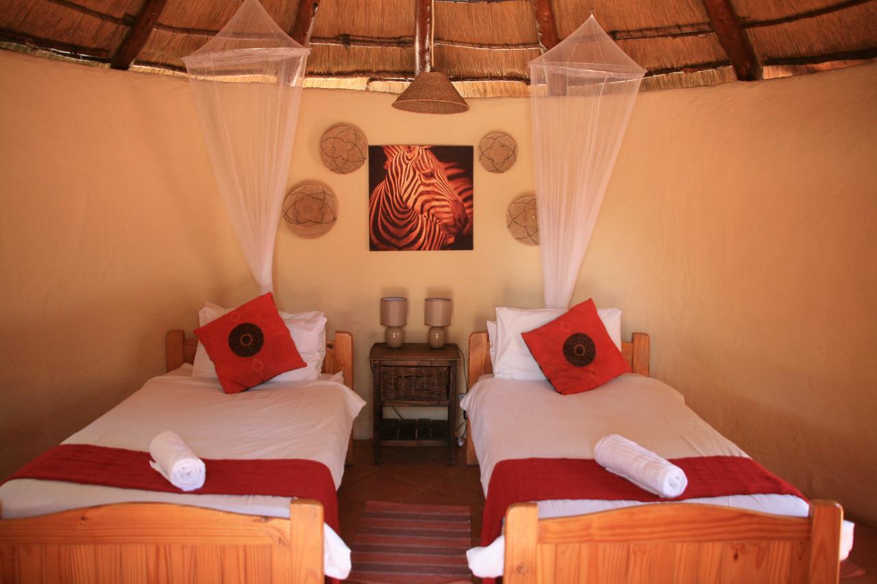 Gweta Lodge Bagian luar foto