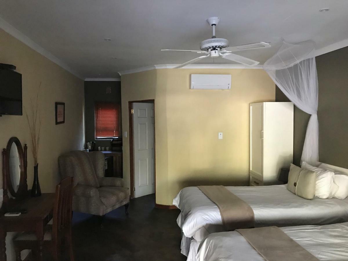 Gweta Lodge Bagian luar foto